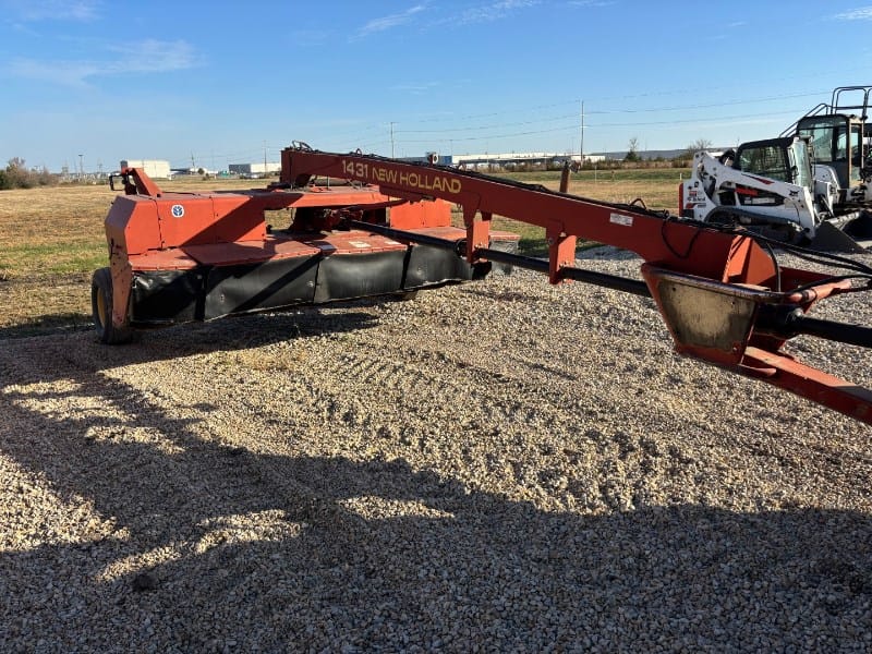 1999 New Holland 1431 Equipment Image0