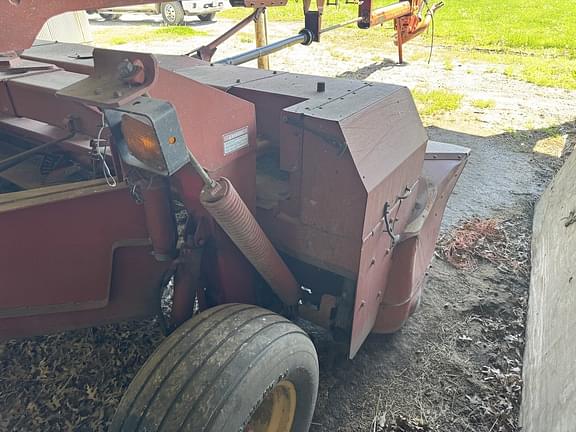 Image of New Holland 1431 equipment image 2