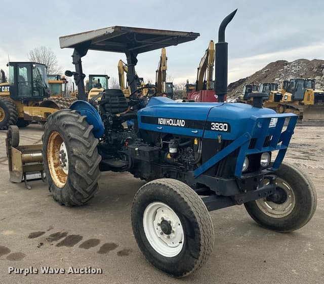 Image of New Holland 3930 equipment image 2