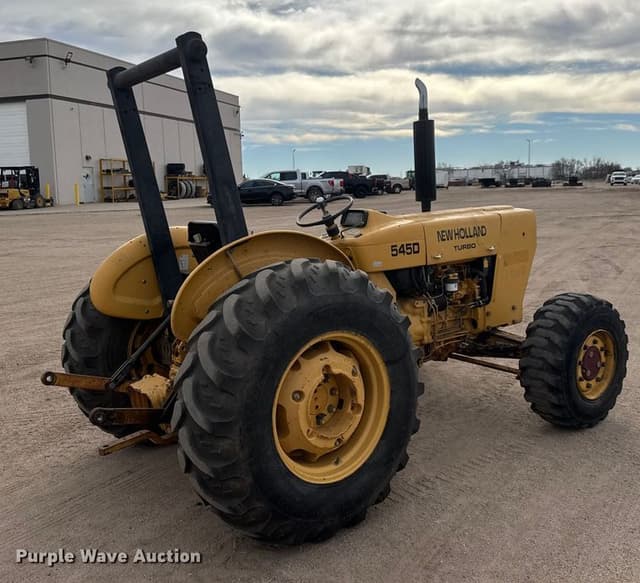 Image of New Holland 545D equipment image 4