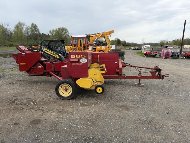 Image of New Holland 565 equipment image 3
