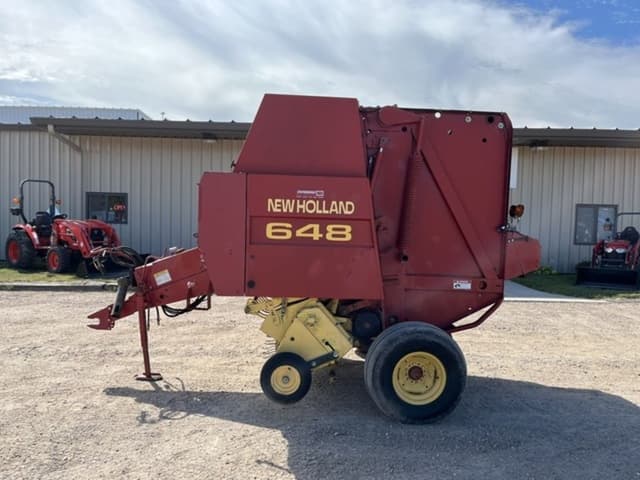 Image of New Holland 648 equipment image 1