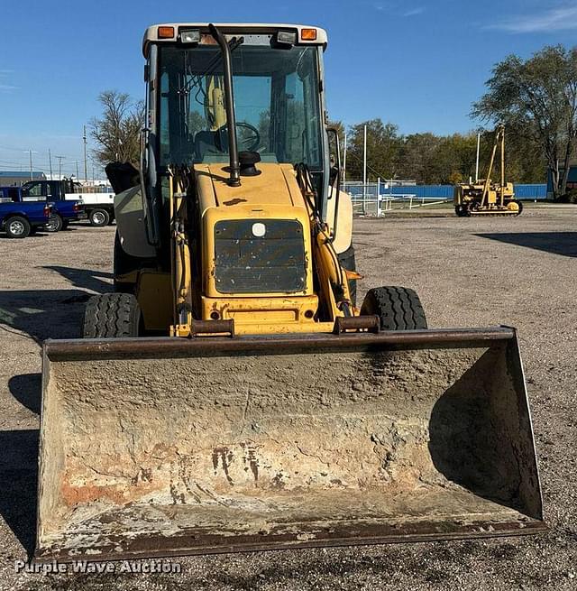 Image of New Holland 655E equipment image 1