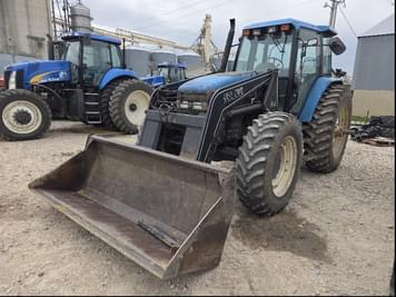 Main image New Holland 8560