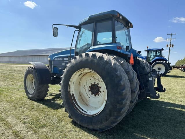 Image of New Holland 8970 equipment image 2
