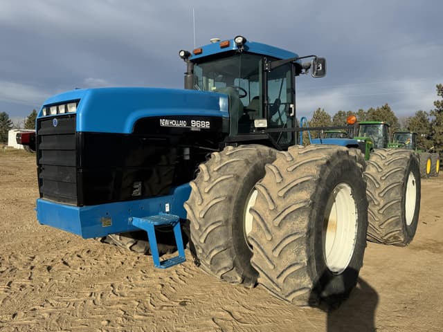 Image of New Holland 9682 equipment image 2