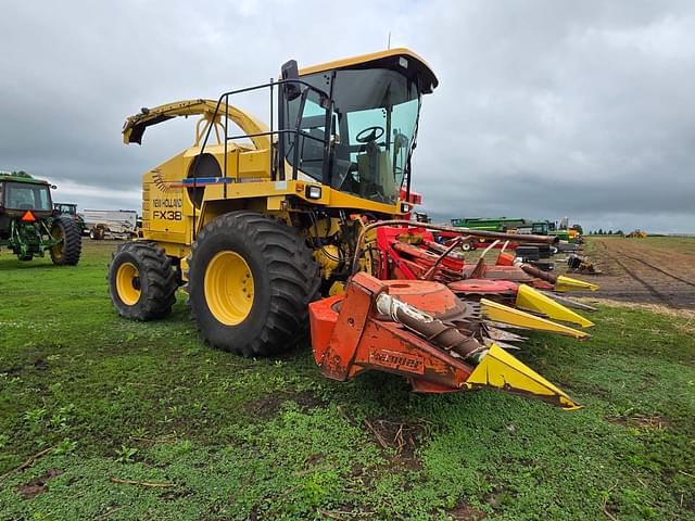 Image of New Holland FX38 equipment image 1