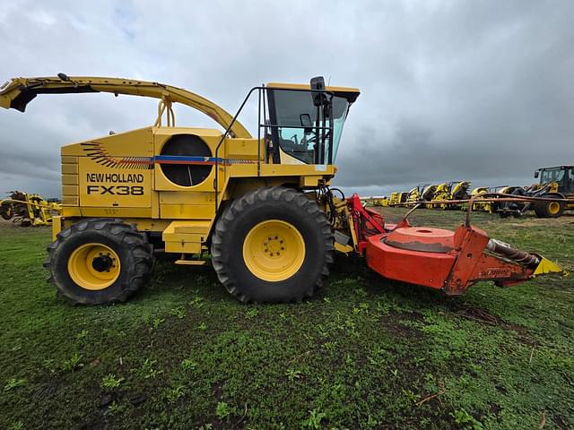 Image of New Holland FX38 equipment image 4