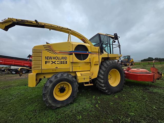 Image of New Holland FX38 equipment image 3