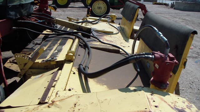 Image of New Holland HW340 equipment image 4