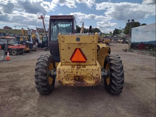 Image of New Holland LM840 equipment image 3