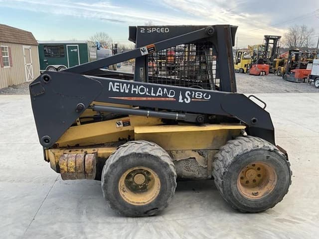 Image of New Holland LS180 equipment image 4