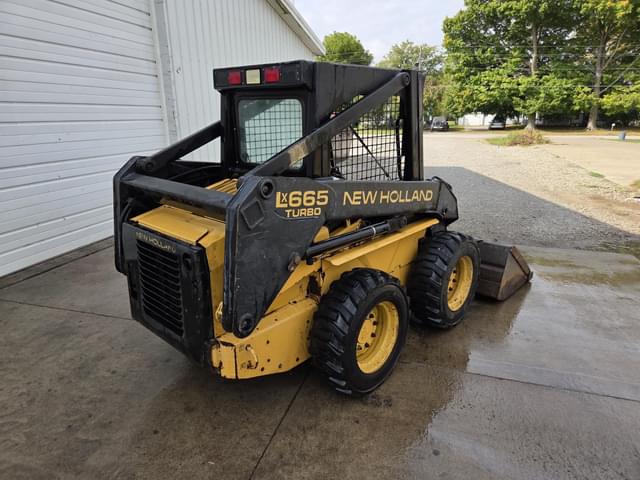 Image of New Holland LX665 equipment image 4