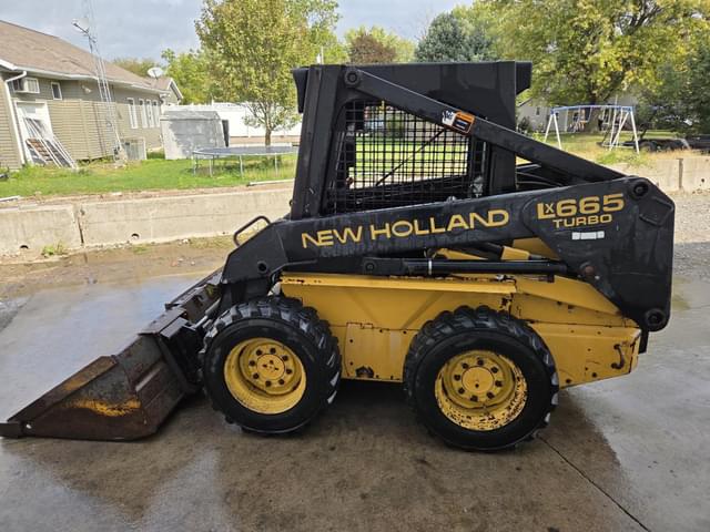 Image of New Holland LX665 equipment image 1