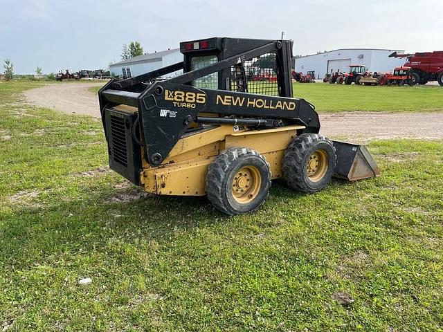 Image of New Holland LX885 equipment image 1