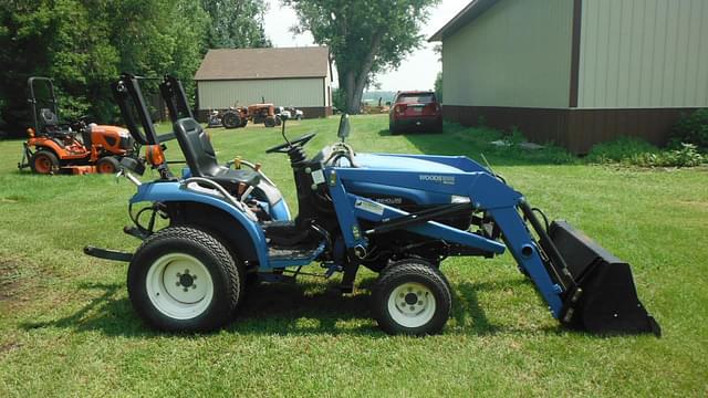 Image of New Holland TC21D equipment image 3