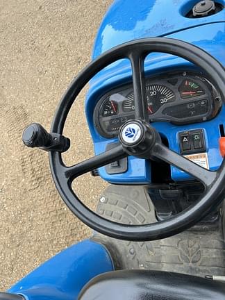 Image of New Holland TC33 equipment image 3