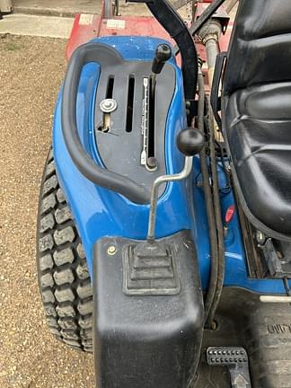 Image of New Holland TC33 equipment image 4