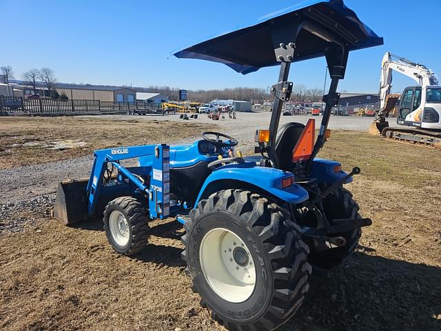 Image of New Holland TC33D equipment image 3