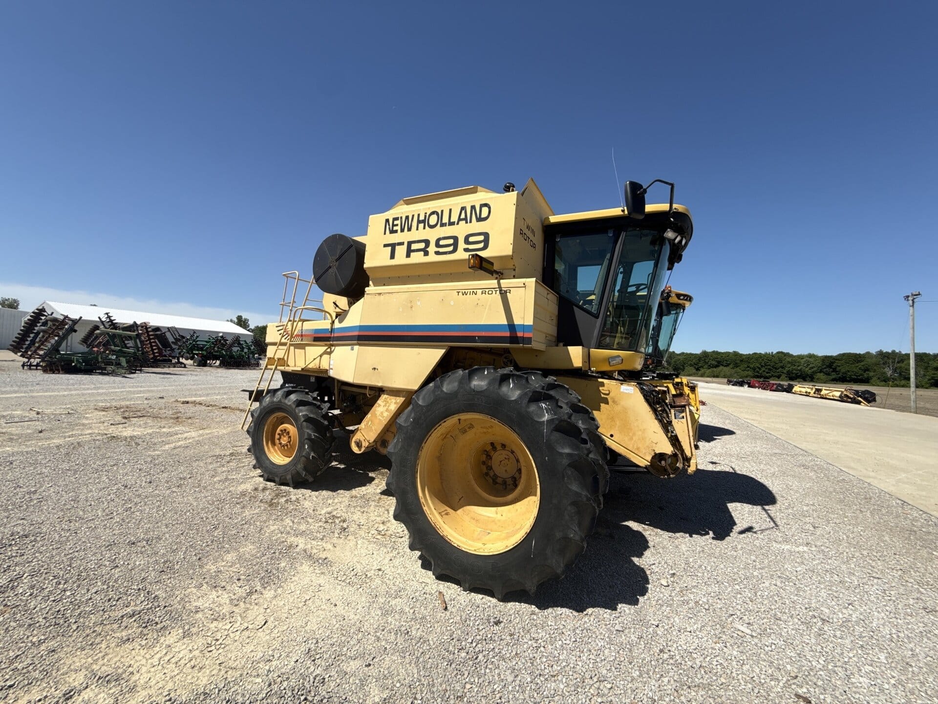 1999 New Holland TR99 Image