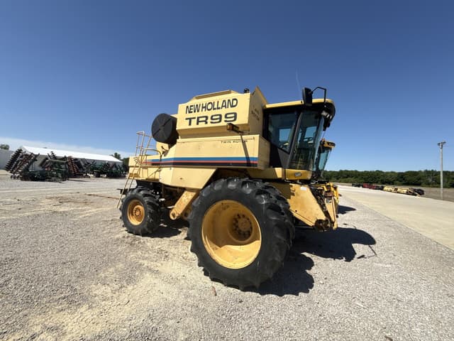 Image of New Holland TR99 equipment image 1