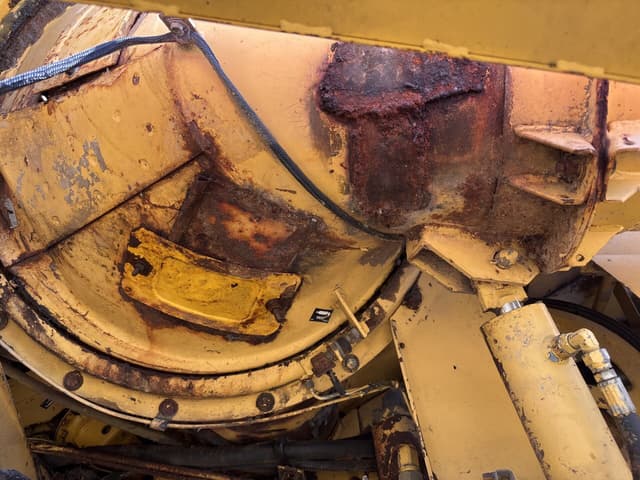 Image of New Holland TR99 equipment image 1