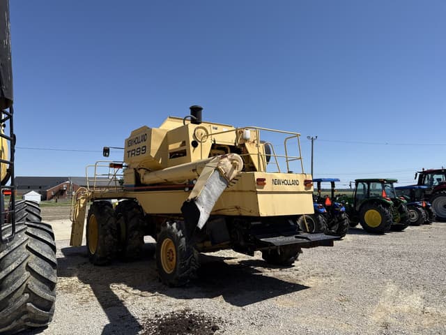Image of New Holland TR99 equipment image 4