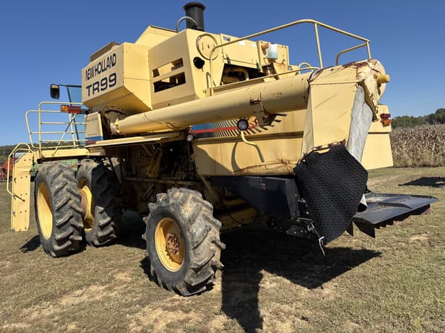 Image of New Holland TR99 equipment image 4