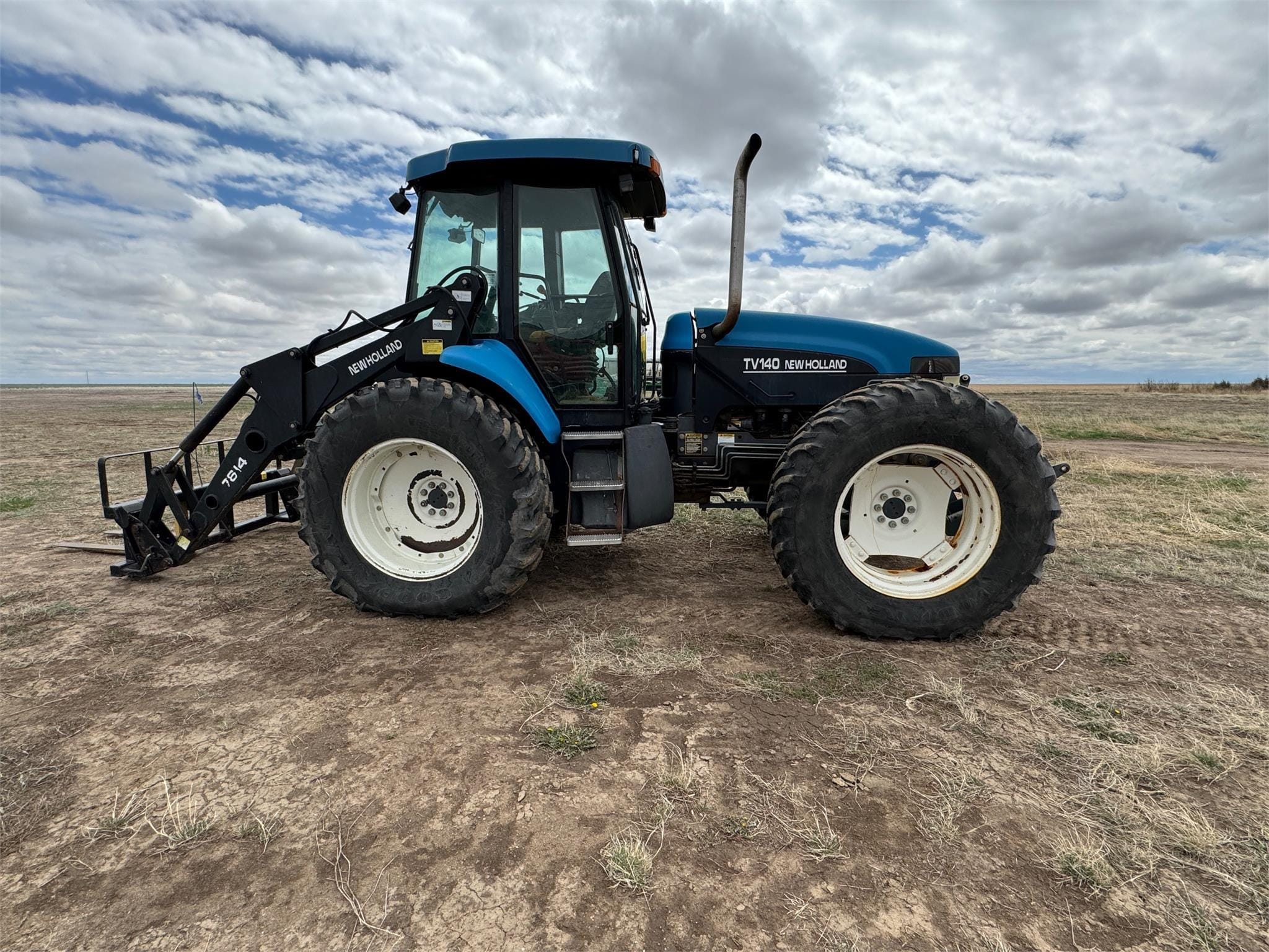 Main image New Holland TV140