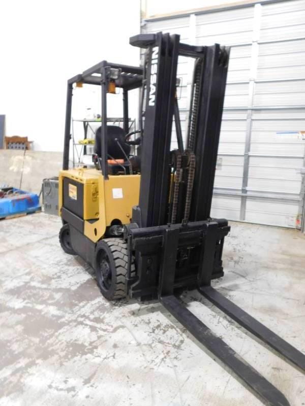 Main image Nissan E6000