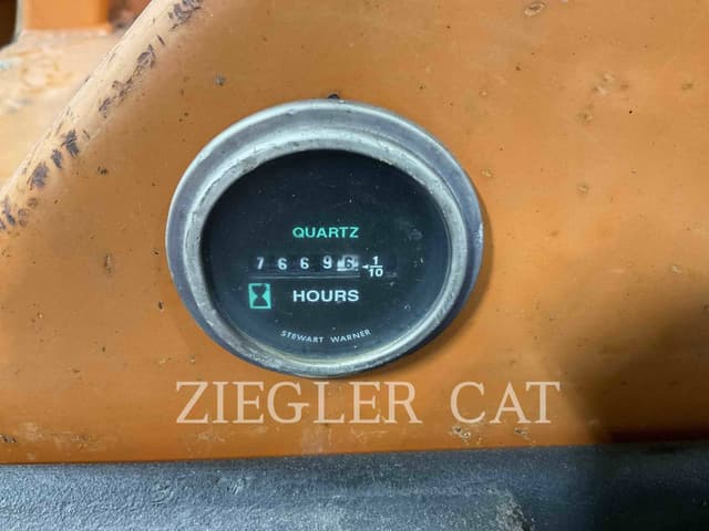 Image of Lull 844C-42 equipment image 4