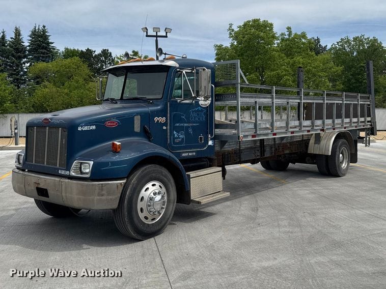 1999 Peterbilt 330 Equipment Image0