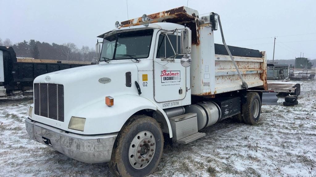1999 Peterbilt 330 Equipment Image0