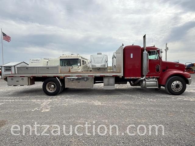 Image of Peterbilt 330 equipment image 3