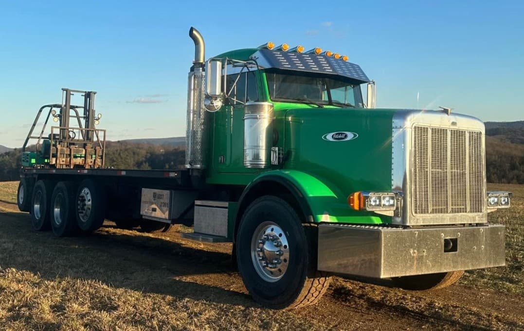 Image of Peterbilt 357 Primary image