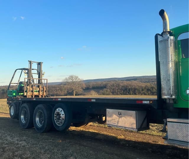 Image of Peterbilt 357 equipment image 2