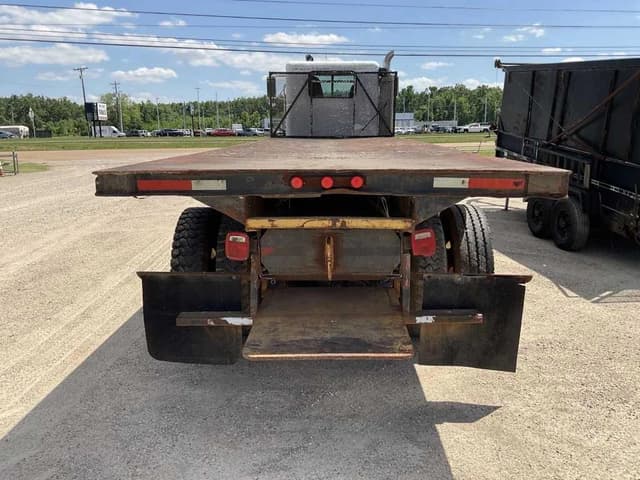 Image of Peterbilt 357 equipment image 4