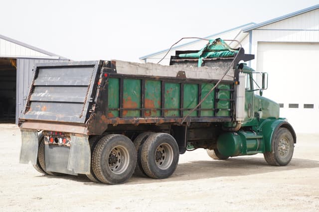 Image of Peterbilt 357 equipment image 4