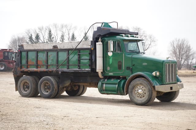 Image of Peterbilt 357 equipment image 2