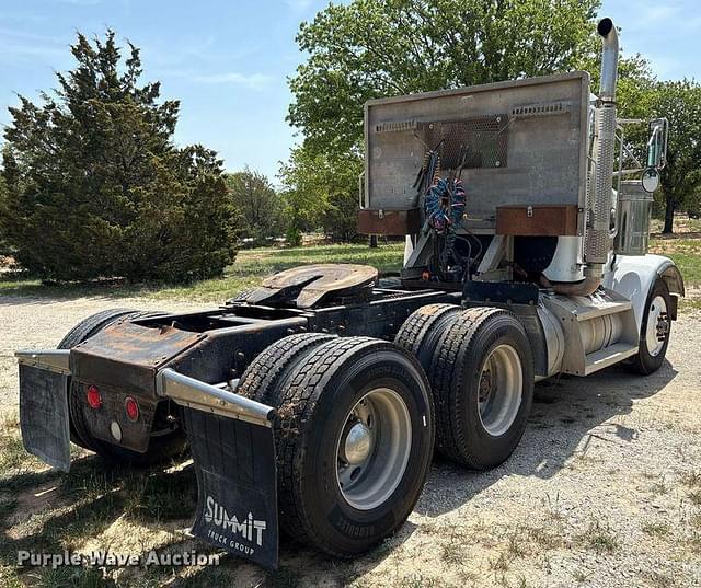 Image of Peterbilt 357 equipment image 4