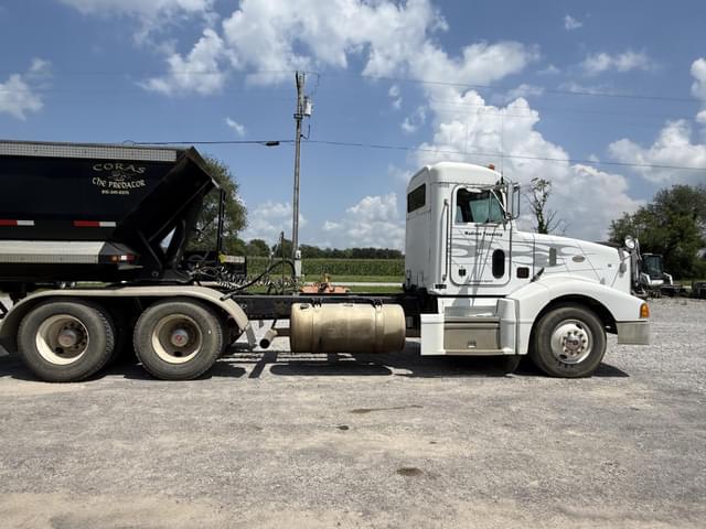 Image of Peterbilt 377 equipment image 3