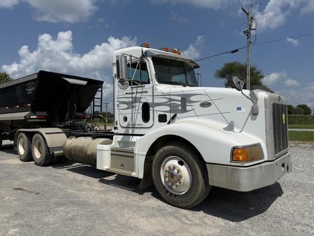 Image of Peterbilt 377 equipment image 2