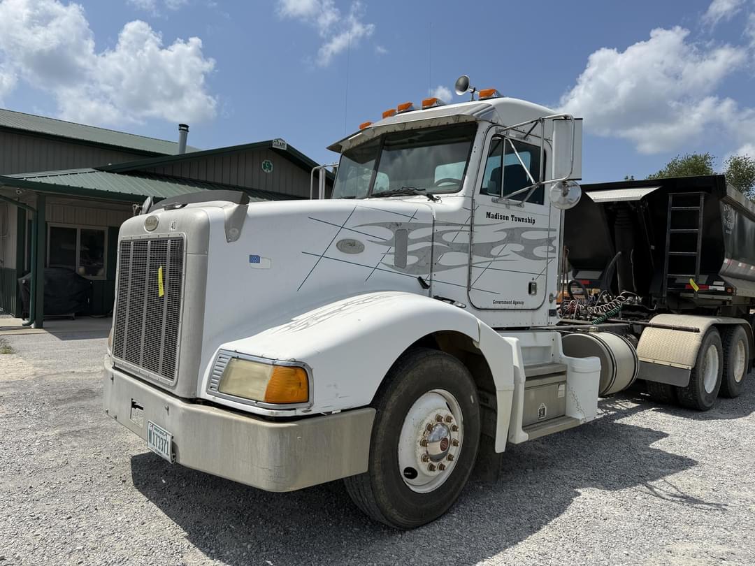 Image of Peterbilt 377 Primary image