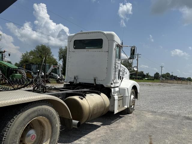 Image of Peterbilt 377 equipment image 4