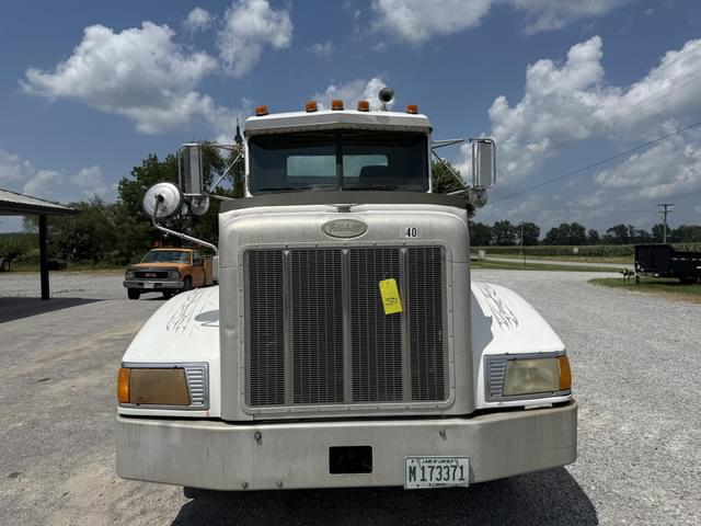 Image of Peterbilt 377 equipment image 1