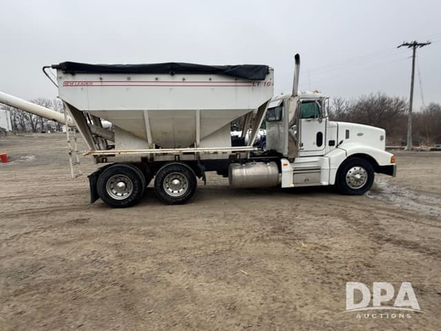 Image of Peterbilt 377 equipment image 3