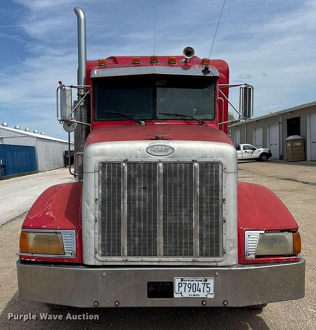 Image of Peterbilt 377 equipment image 1