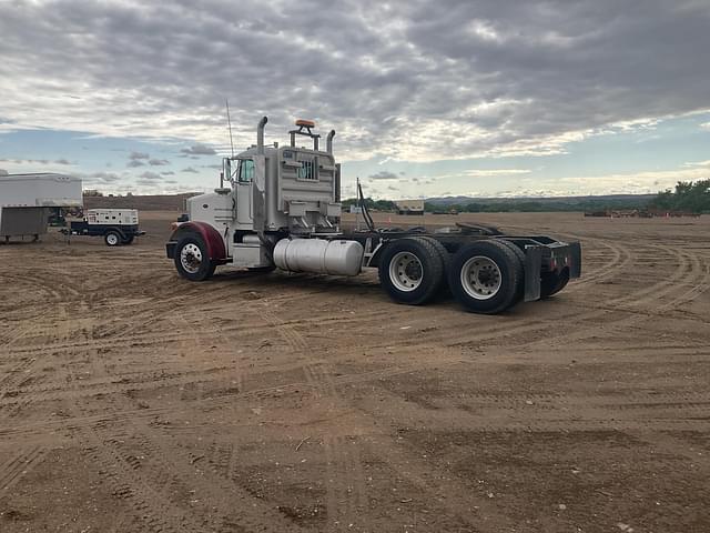 Image of Peterbilt 377 equipment image 3