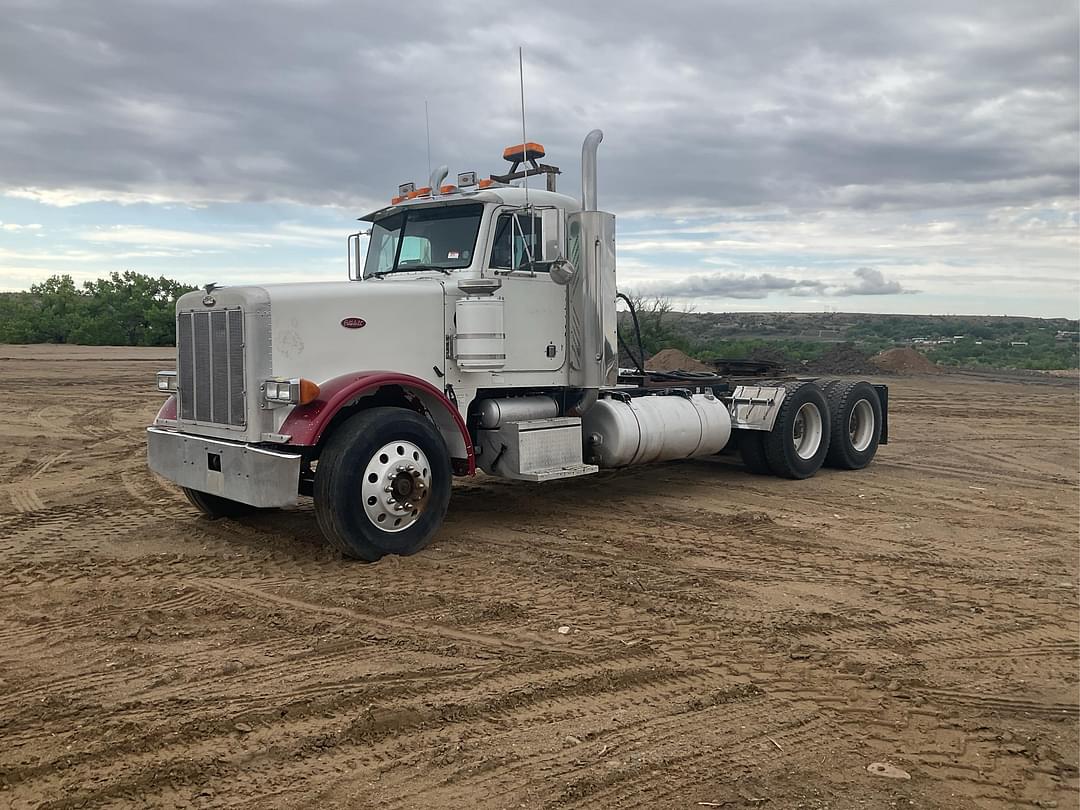 Image of Peterbilt 377 Primary image