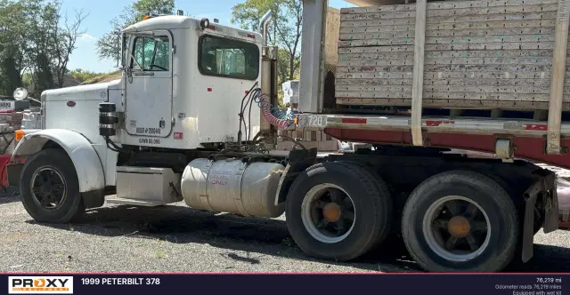 Image of Peterbilt 378 equipment image 3